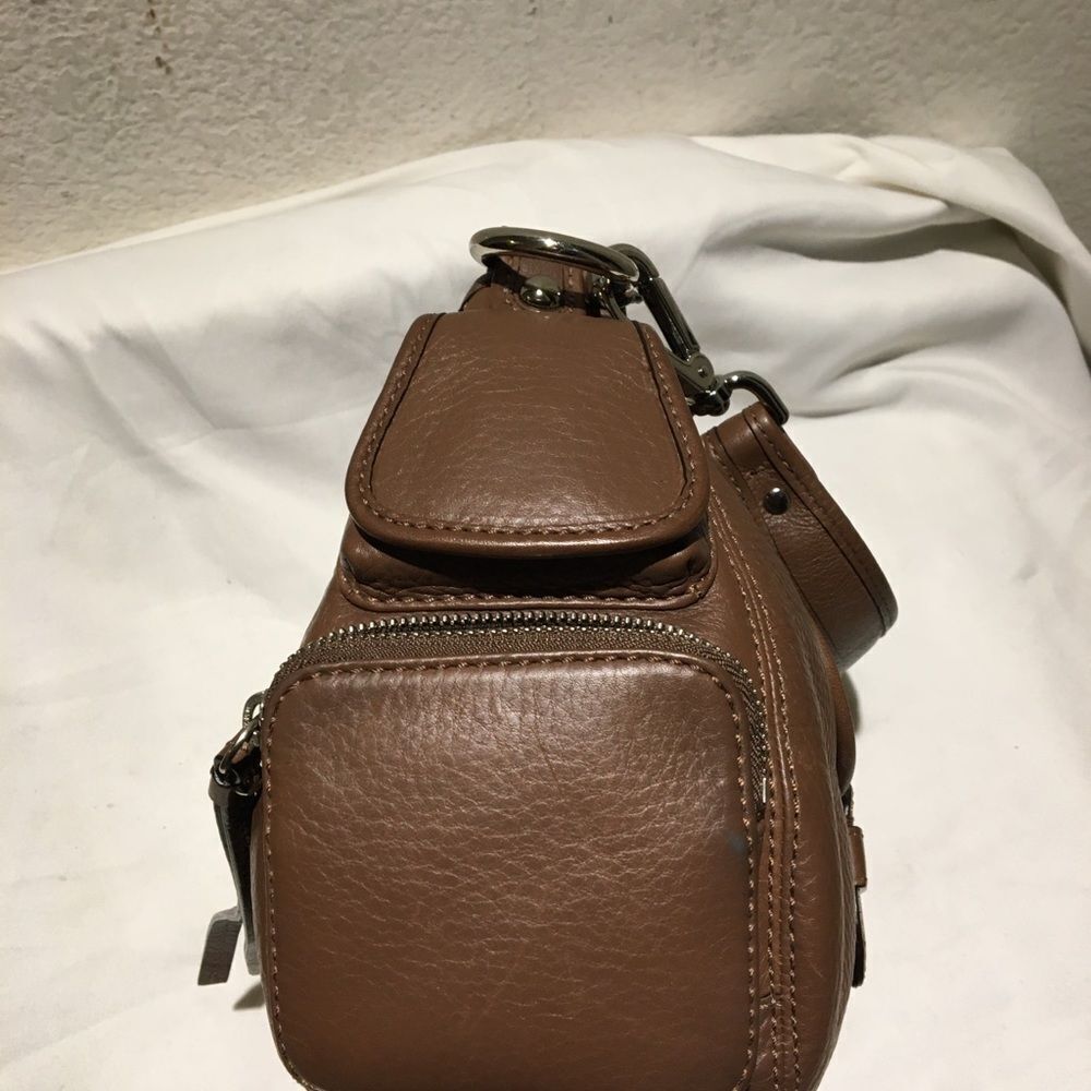 New Banana Republic Brown Genuine Leather Hobo Shoulder Bag pockets Retail $138 - Picture 8 of 15